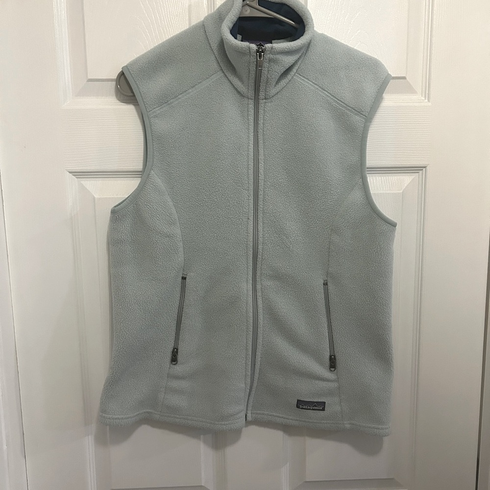 Women’s Patagonia vest fleece light blue